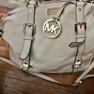 Michael Kors Beige Leather Shoulder Bag